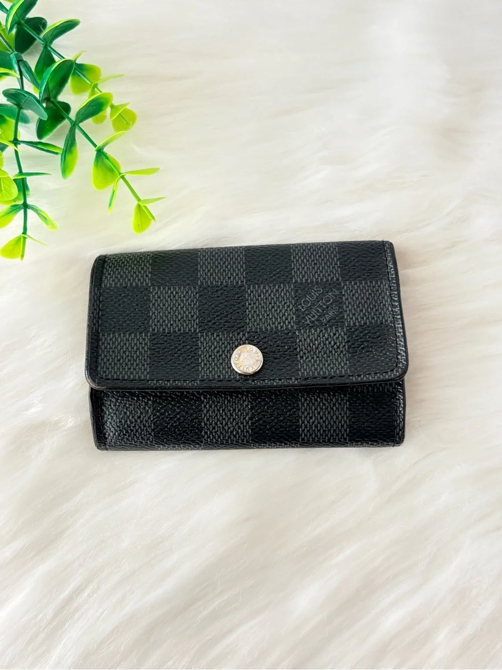 Louis Vuitton Damier Graphite 6 Ring Key Holder with Silver Button